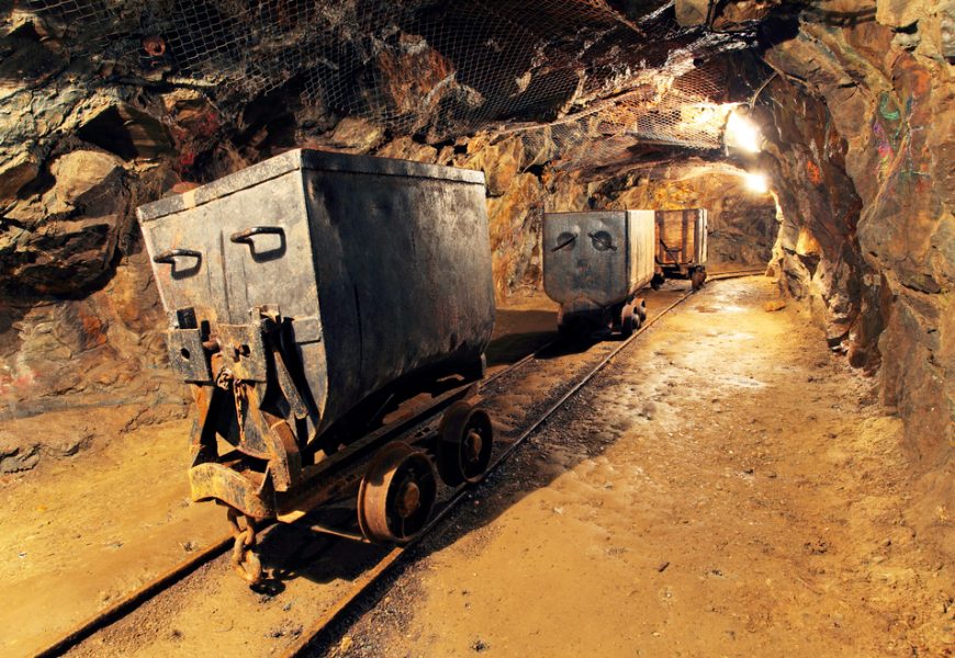 South Africa to Raise Mines Black Ownership Requirements to 30%