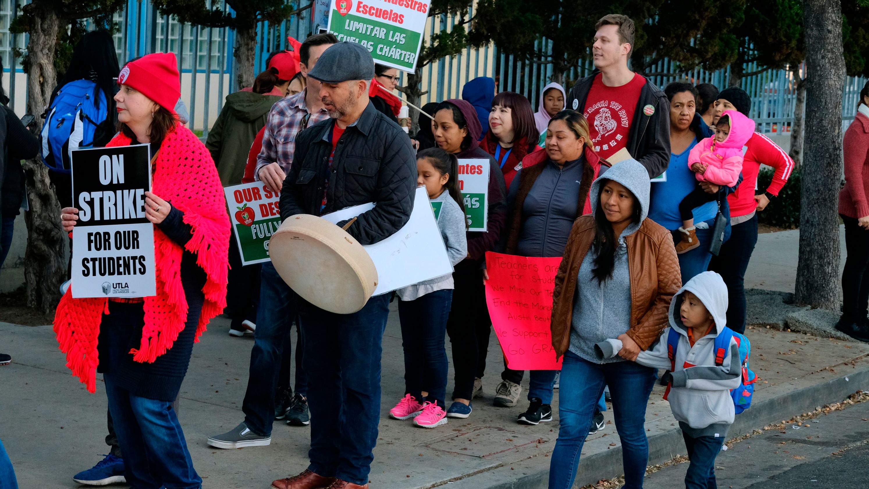 LA teachers reach a deal with LAUSD that could possibly end their strike