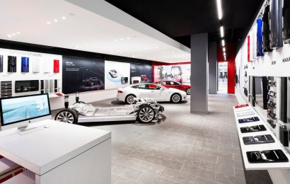 Tesla Continues To Cut Off Personnel While Moving To Online Stores
