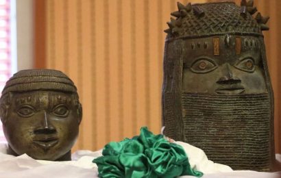 Germany returns looted Benin Bronzes to Nigeria